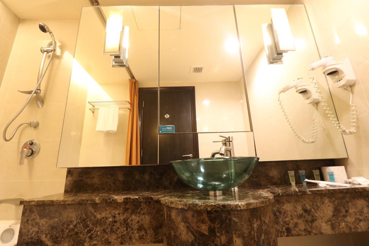 Millennium Suite At Pyramid Tower Petaling Jaya Exterior foto