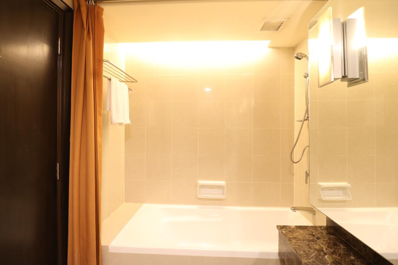 Millennium Suite At Pyramid Tower Petaling Jaya Exterior foto